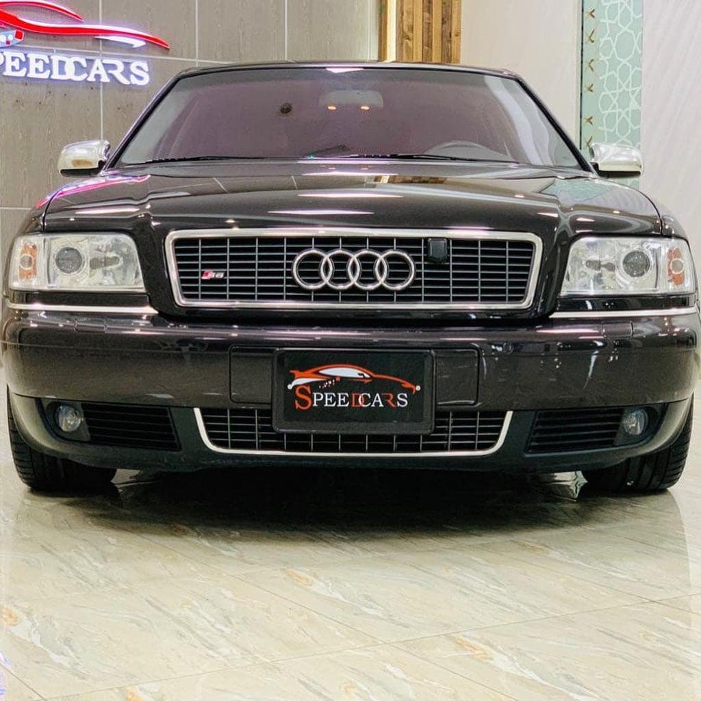 2002 Audi S8 — الصورة 3 من 10