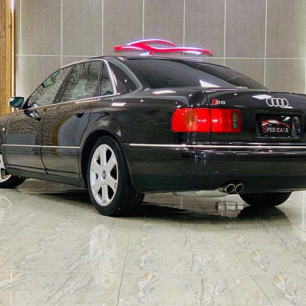 2002 Audi S8 — الصورة 5 من 10