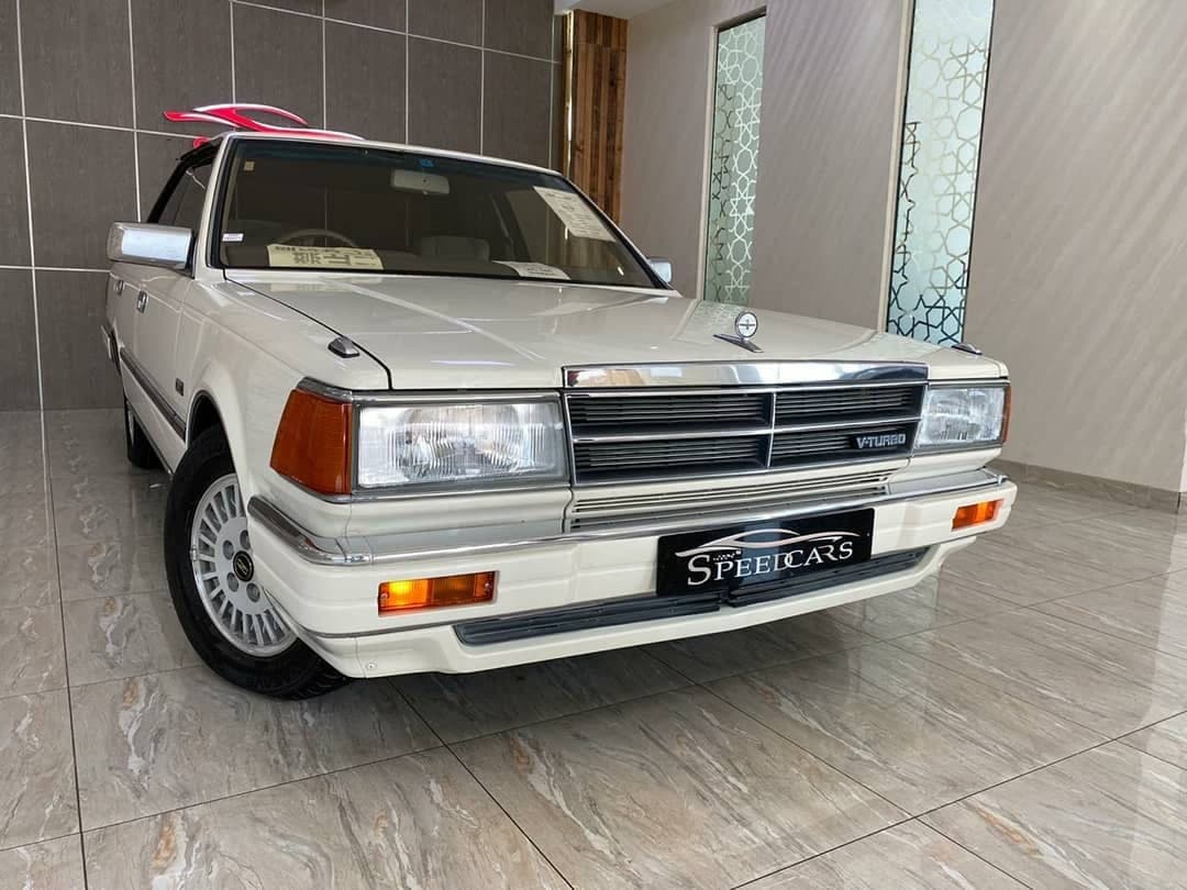 1985 Nissan Gloria — الصورة 2 من 10