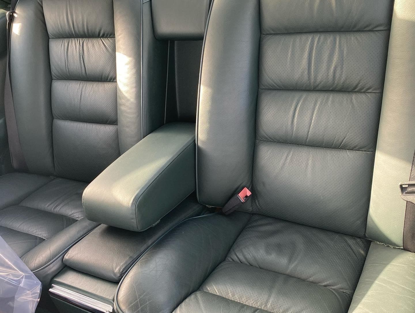 1990 Mercedes-Benz 560SEC — الصورة 5 من 6