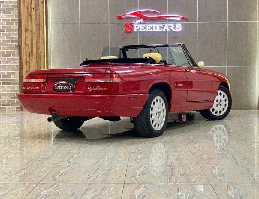 1991 Alfa Romeo Spider — Photo 4 of 9