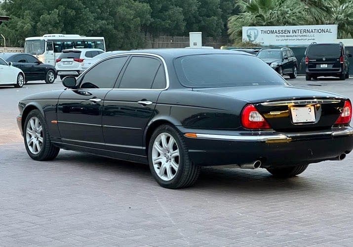 2005 Jaguar XJ8 — الصورة 5 من 10
