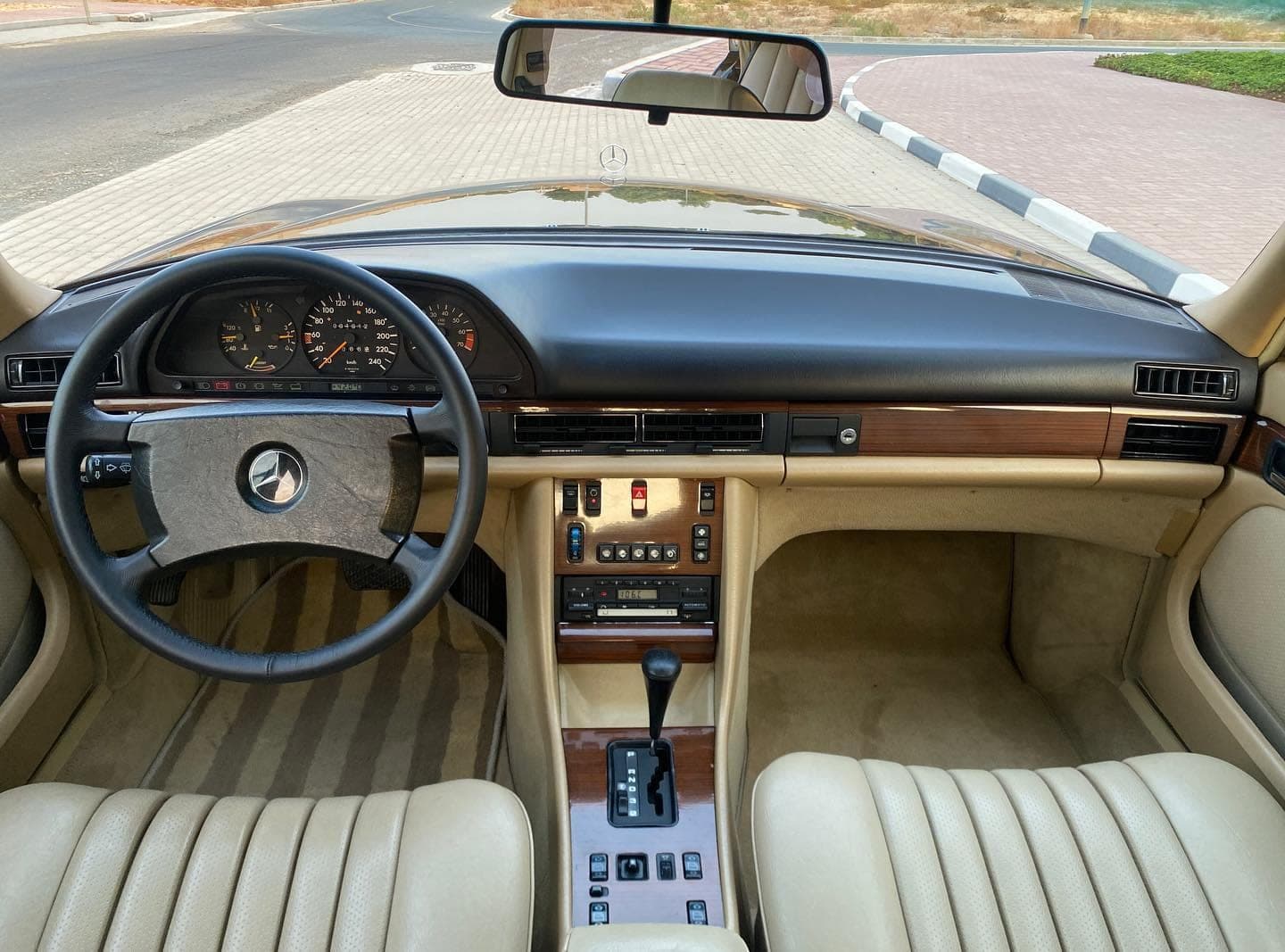 1989 Mercedes-Benz 260SE — الصورة 5 من 9