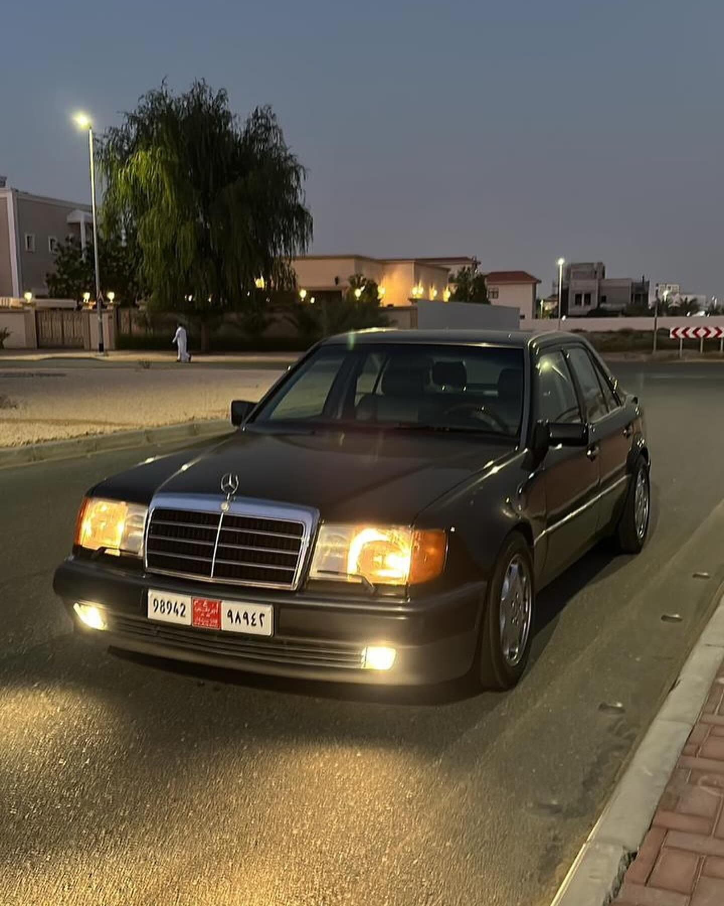 1992 Mercedes-Benz 500E — الصورة 4 من 7