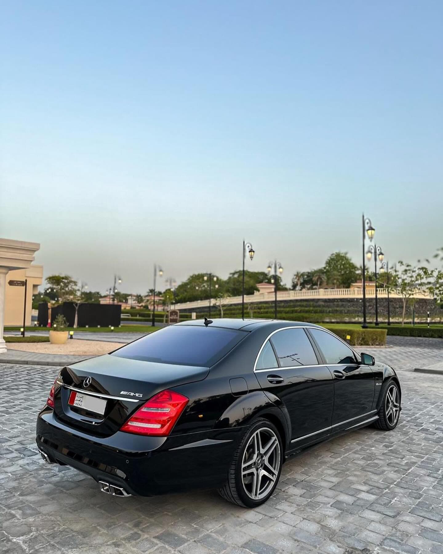 2012 Mercedes-Benz S63 AMG — الصورة 2 من 10