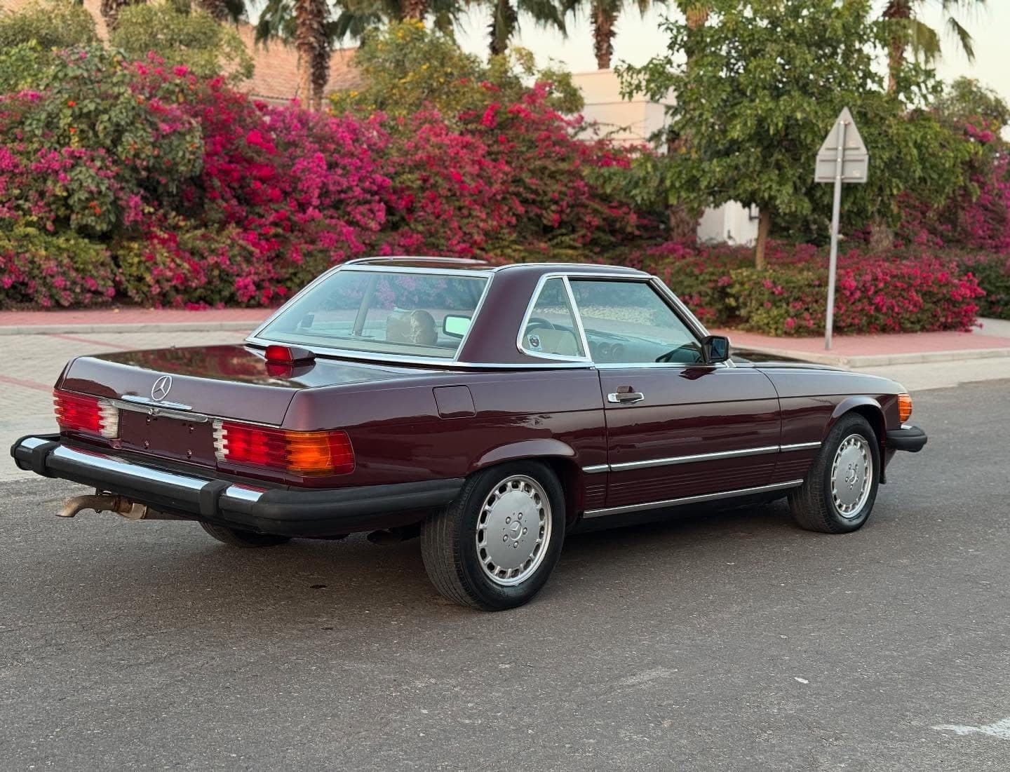 1987 Mercedes-Benz 560SL — الصورة 4 من 14