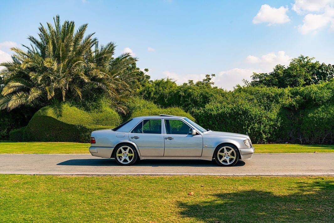 1995 Mercedes-Benz E500 Limited — الصورة 2 من 9