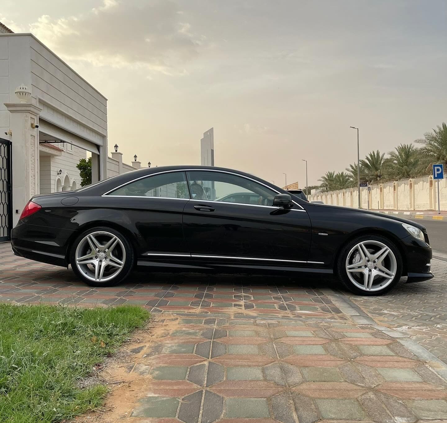 2011 Mercedes-Benz CL500 AMG — الصورة 4 من 16