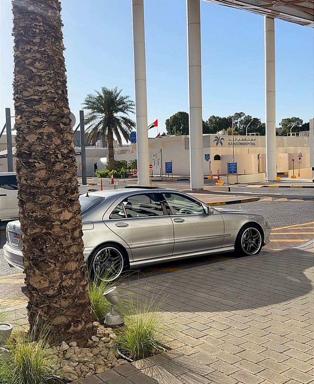 2004 Mercedes-Benz S55 AMG Supercharged V8 — الصورة 4 من 10