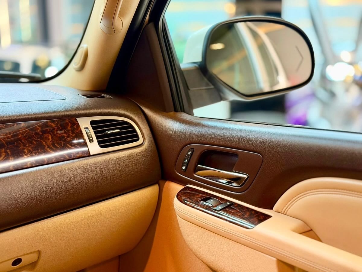 2013 GMC Yukon Denali V8 — الصورة 11 من 15