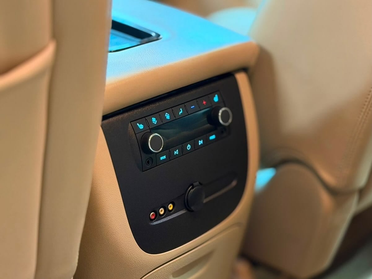 2013 GMC Yukon Denali V8 — الصورة 12 من 15