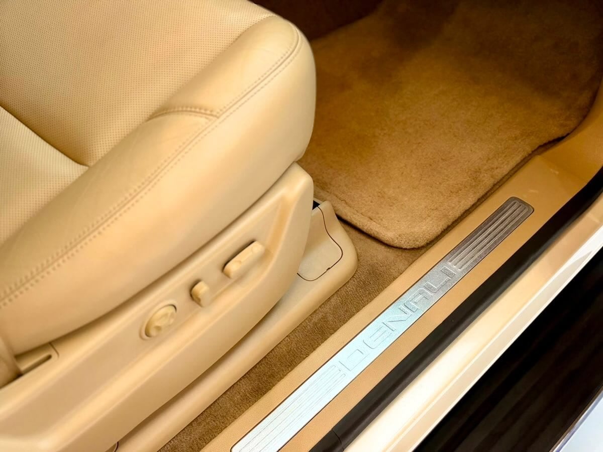 2013 GMC Yukon Denali V8 — الصورة 14 من 15