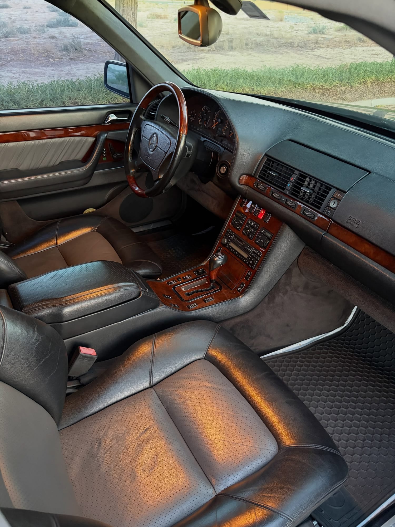 1995 Mercedes-Benz S600L — الصورة 9 من 15
