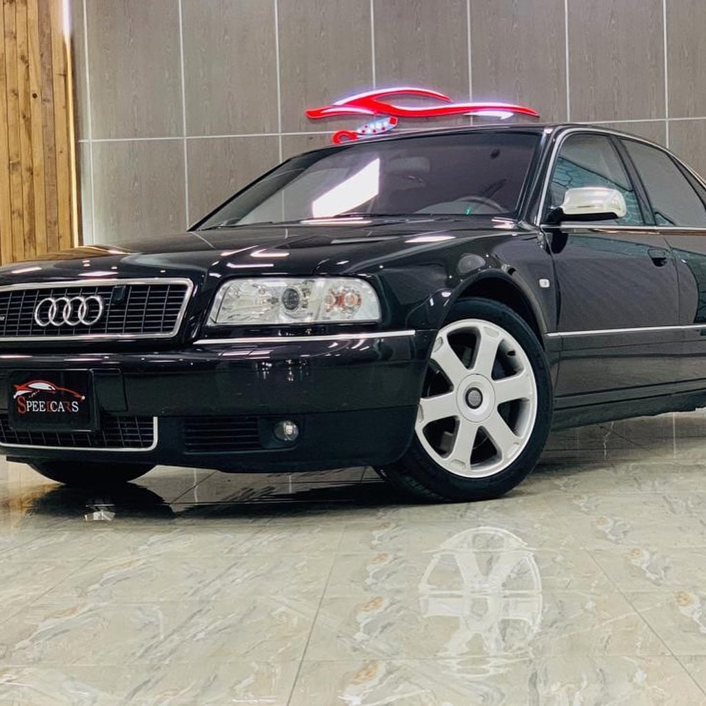 2002 Audi S8 — الصورة 2 من 10
