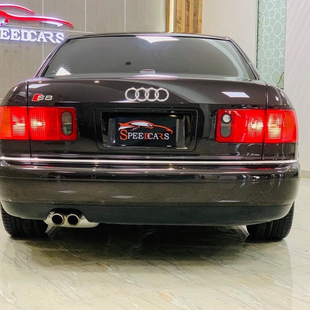 2002 Audi S8 — الصورة 6 من 10