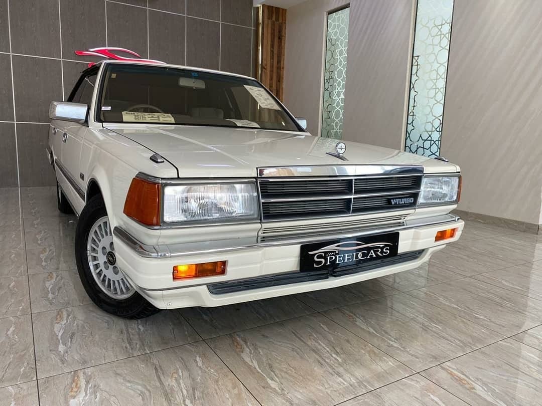 1985 Nissan Gloria — الصورة 2 من 10