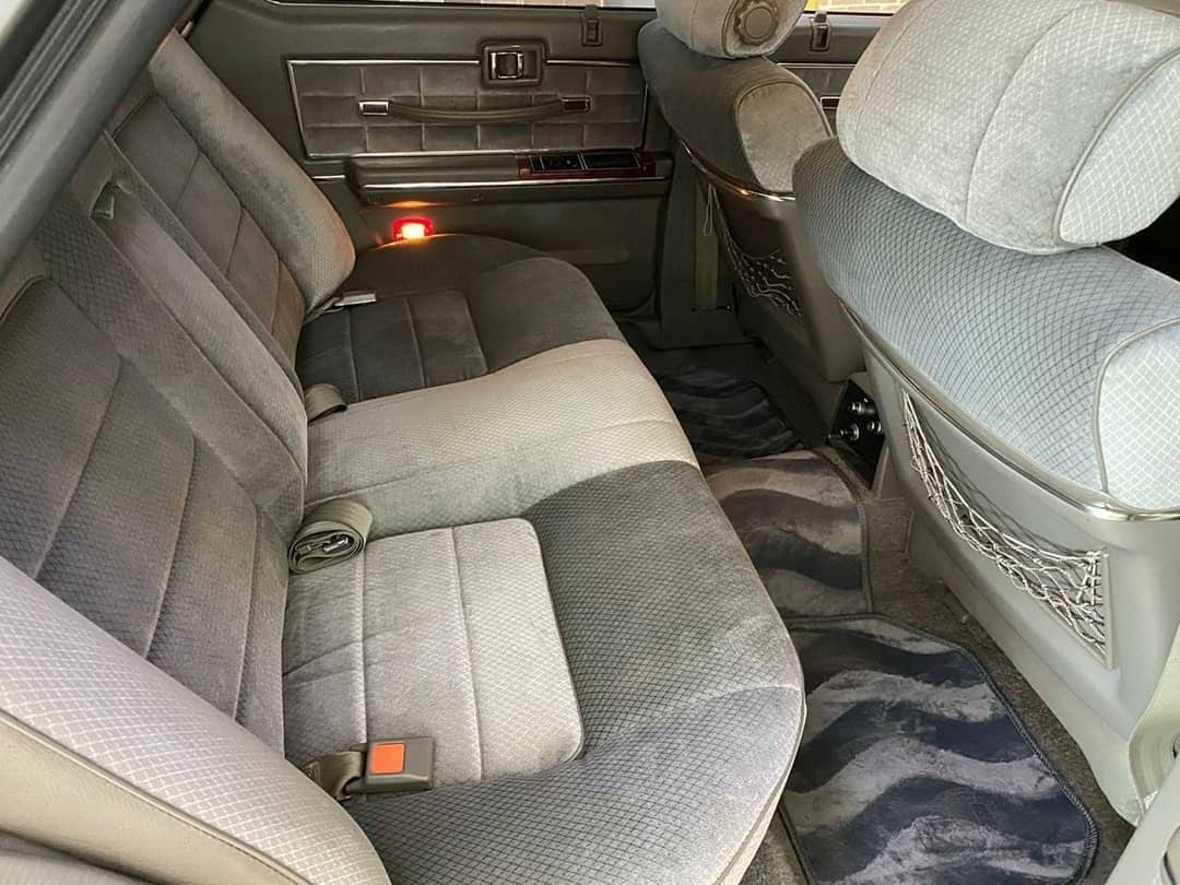1985 Nissan Gloria — الصورة 7 من 10
