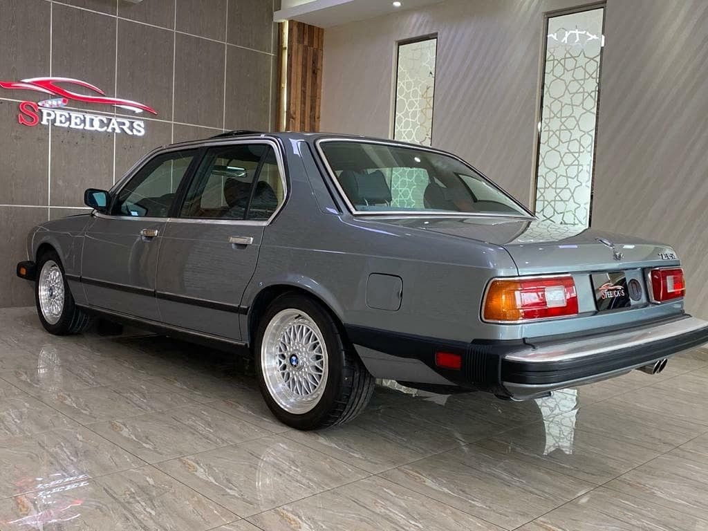 1986 BMW 735i — الصورة 4 من 10