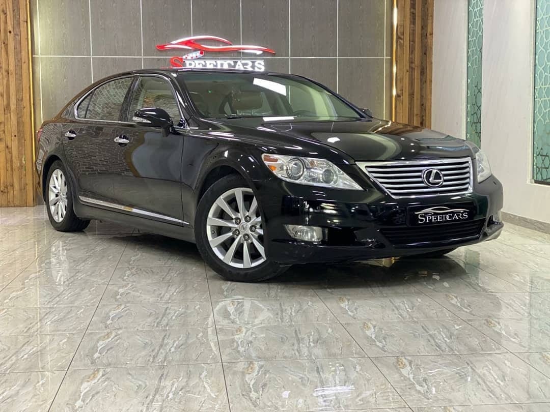 2012 Lexus LS460L — الصورة 2 من 10