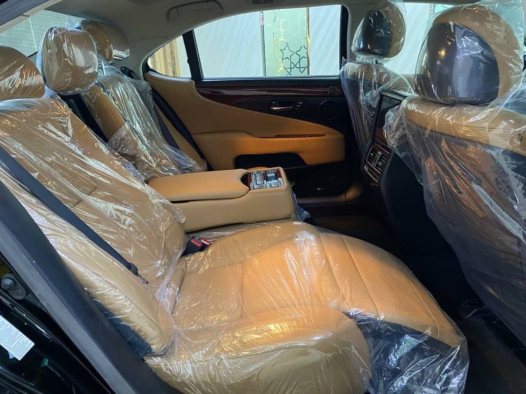 2012 Lexus LS460L — الصورة 7 من 10