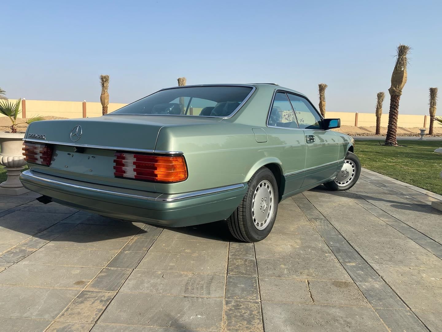 1990 Mercedes-Benz 560SEC — الصورة 3 من 6