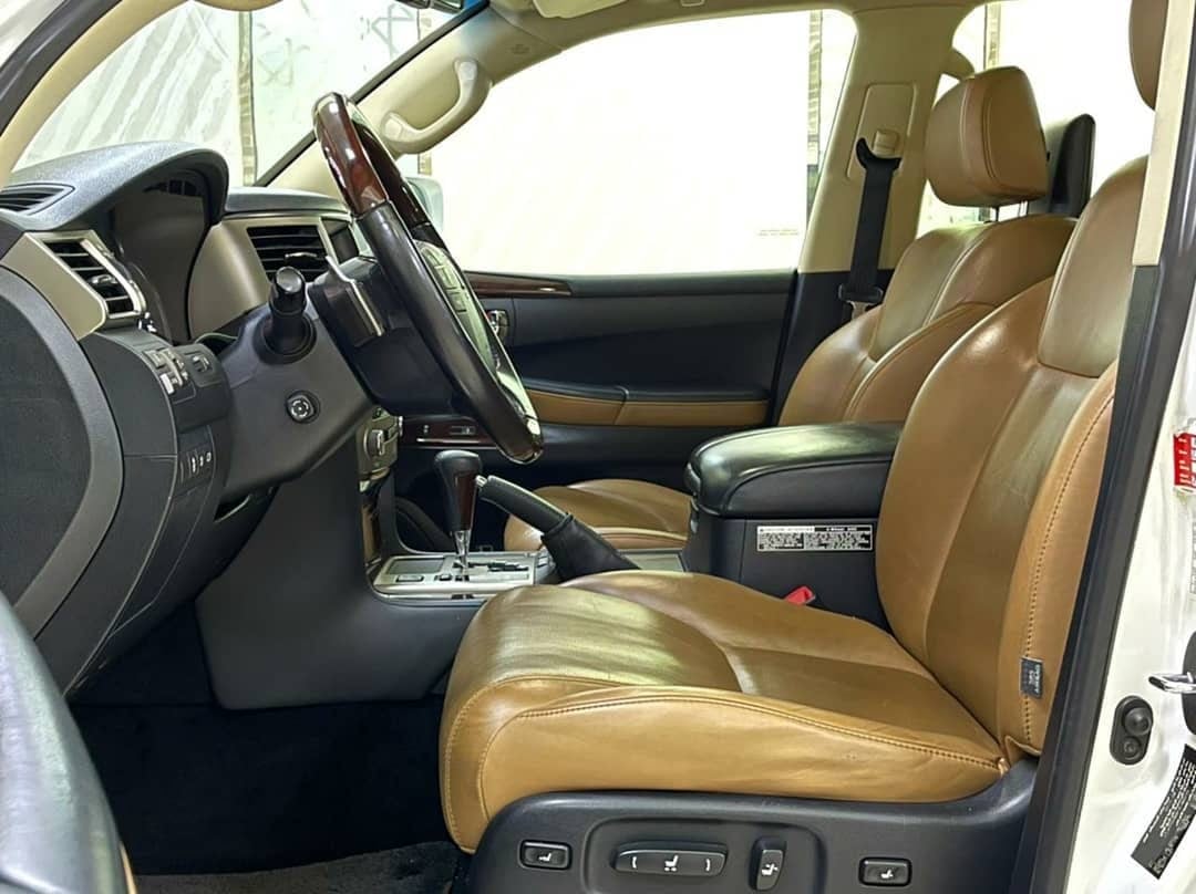 2015 Lexus LX570 S — الصورة 6 من 10