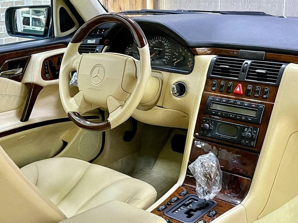 1998 Mercedes-Benz E55 AMG — الصورة 5 من 10
