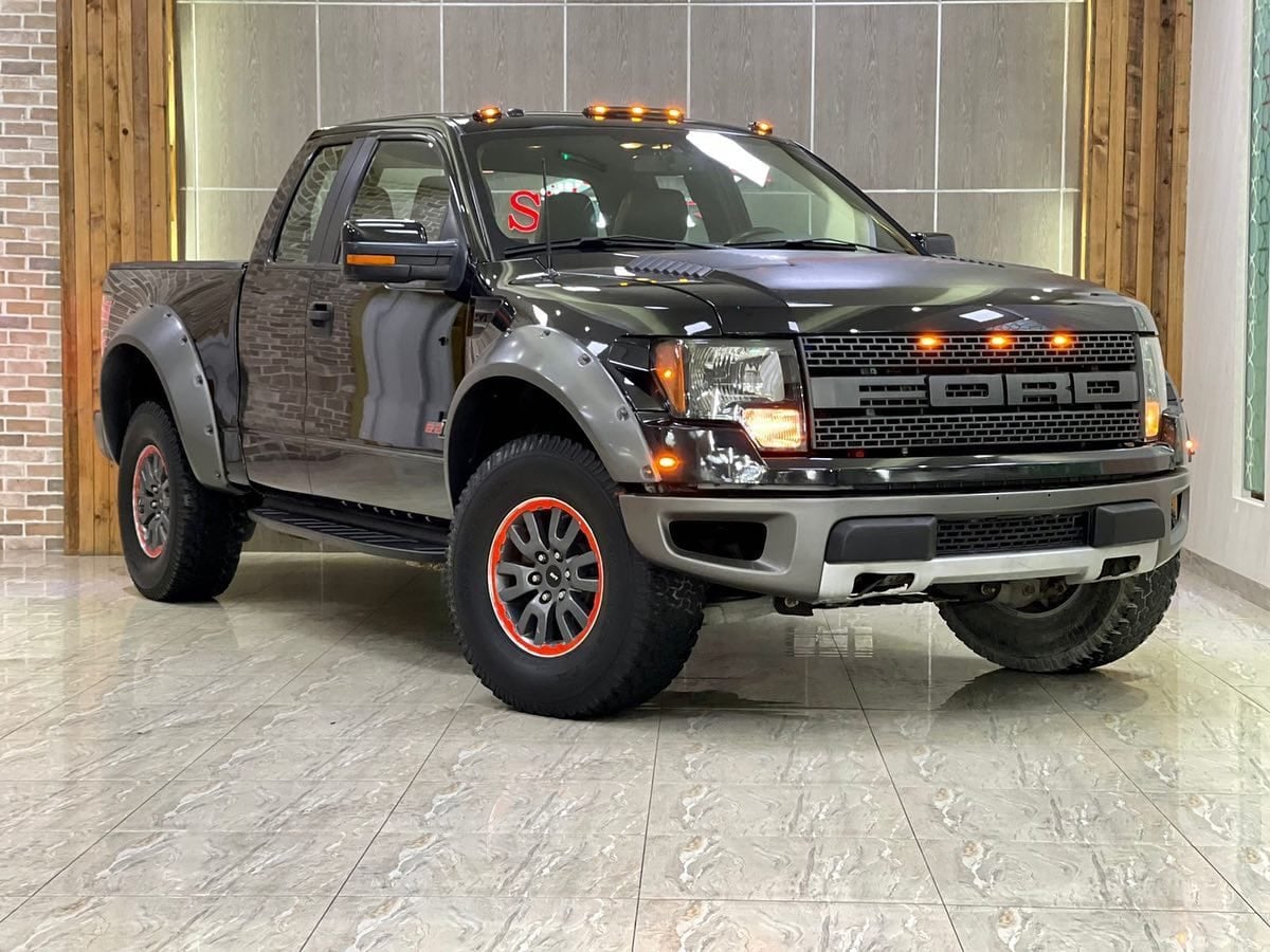 2010 Ford F-150 Raptor 6.2L — الصورة 2 من 10
