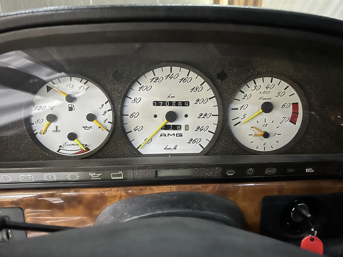 1991 Mercedes-Benz 560SEL — الصورة 10 من 10