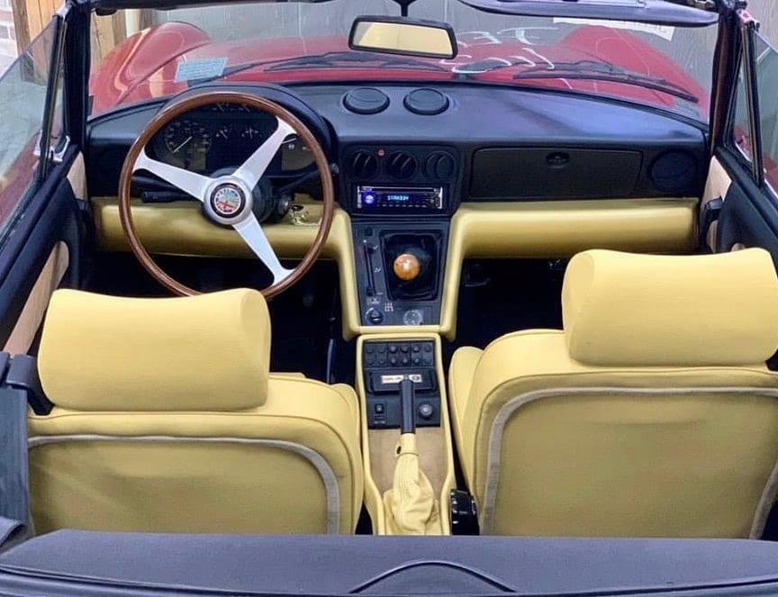 1991 Alfa Romeo Spider — Photo 9 of 9