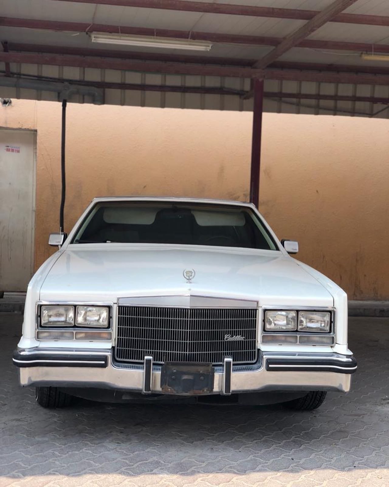 1985 Cadillac Eldorado Biarritz Limited — الصورة 4 من 7
