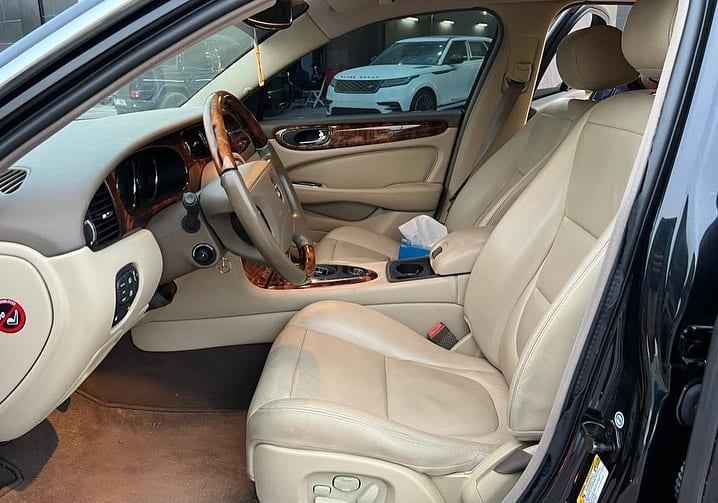 2005 Jaguar XJ8 — الصورة 7 من 10