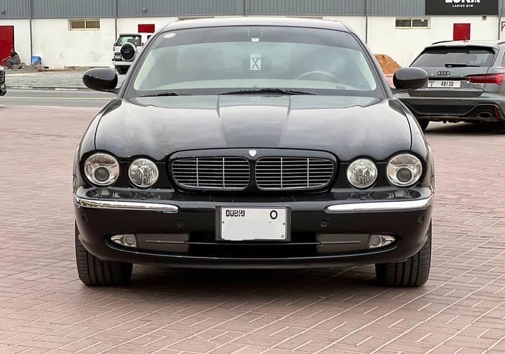 2005 Jaguar XJ8 — الصورة 3 من 10