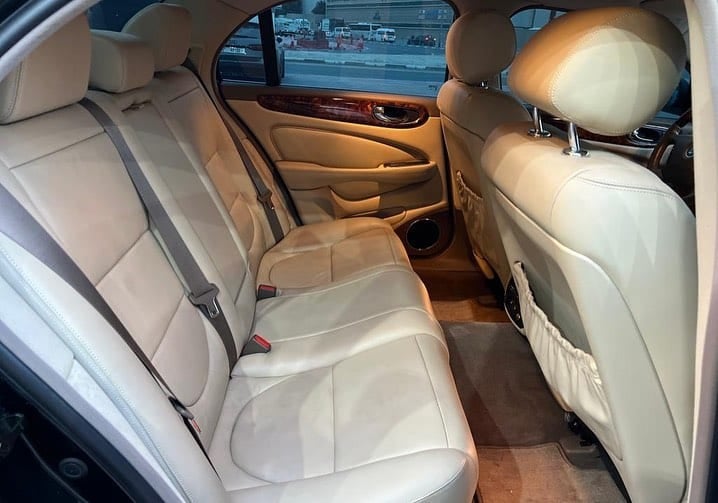 2005 Jaguar XJ8 — الصورة 9 من 10