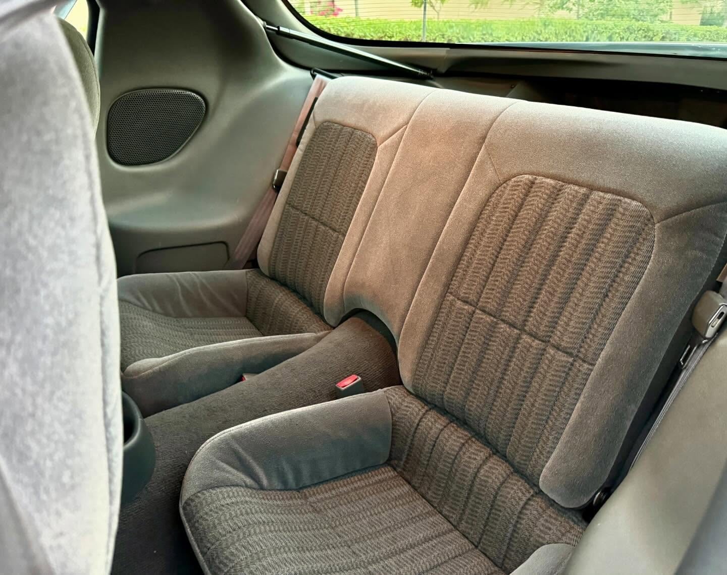 1998 Chevrolet Camaro — الصورة 9 من 10