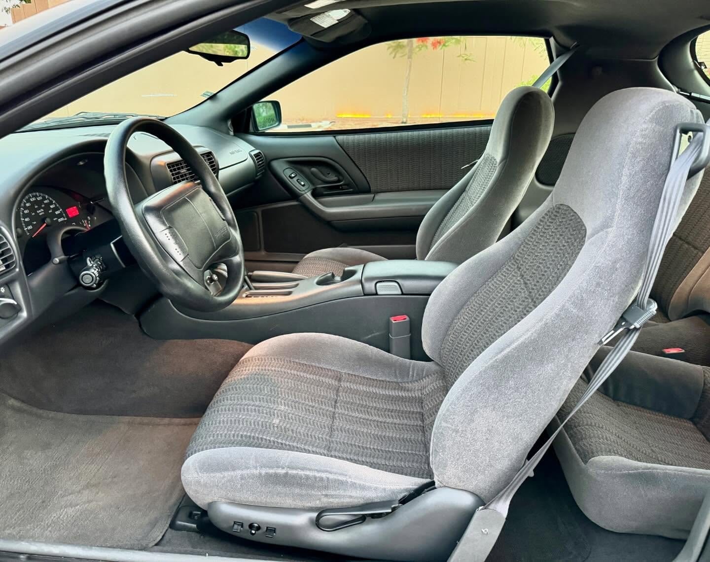 1998 Chevrolet Camaro — الصورة 8 من 10