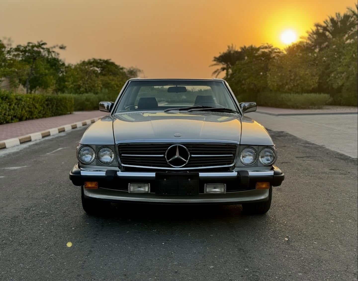 1988 Mercedes-Benz 560SL — الصورة 3 من 9