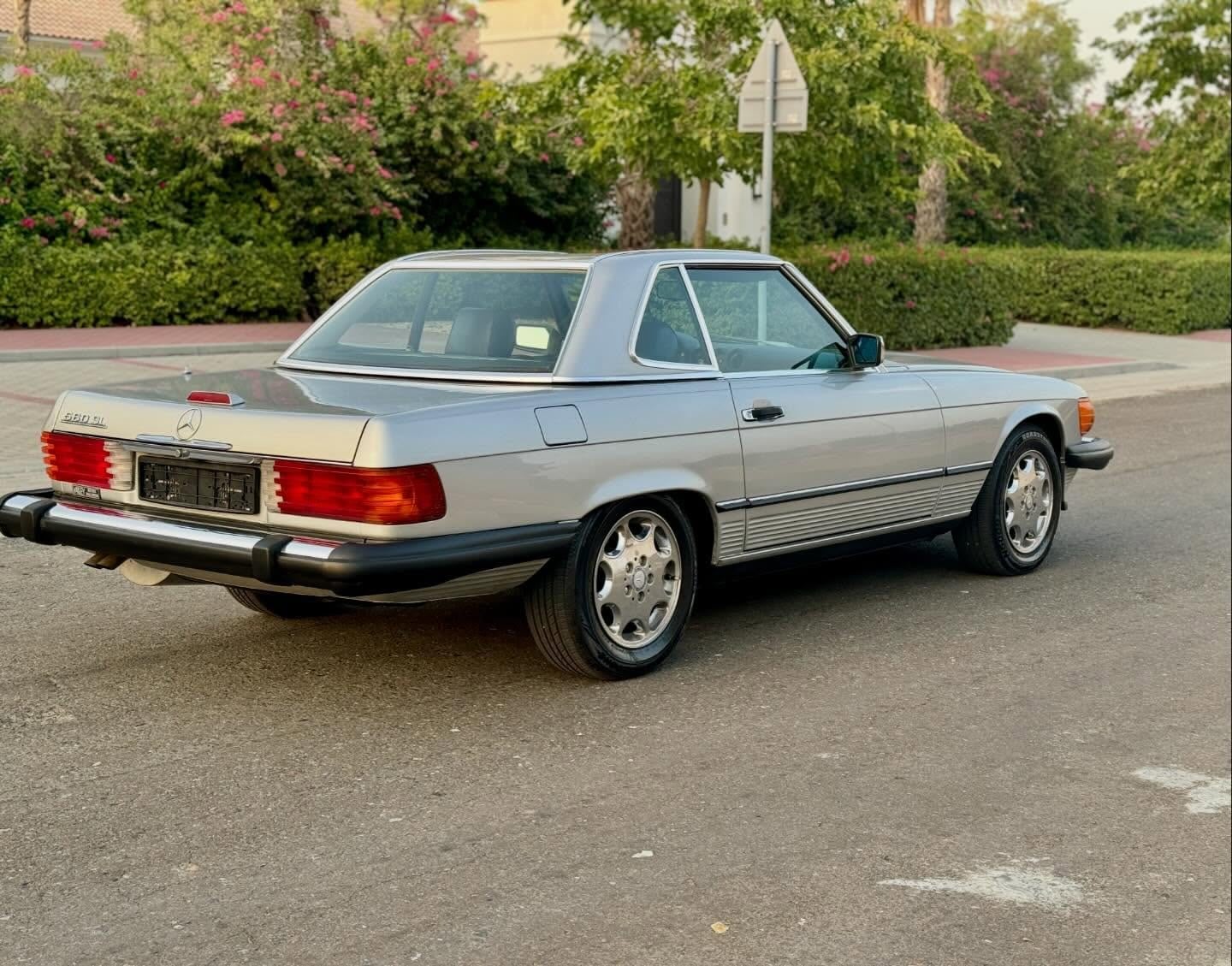 1988 Mercedes-Benz 560SL — الصورة 6 من 9