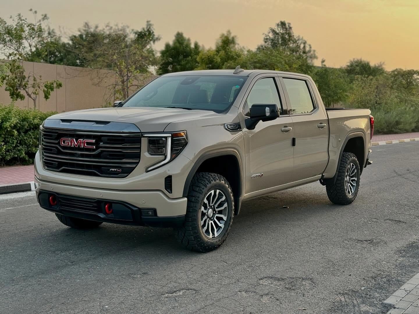 2023 GMC Sierra AT4 5.3