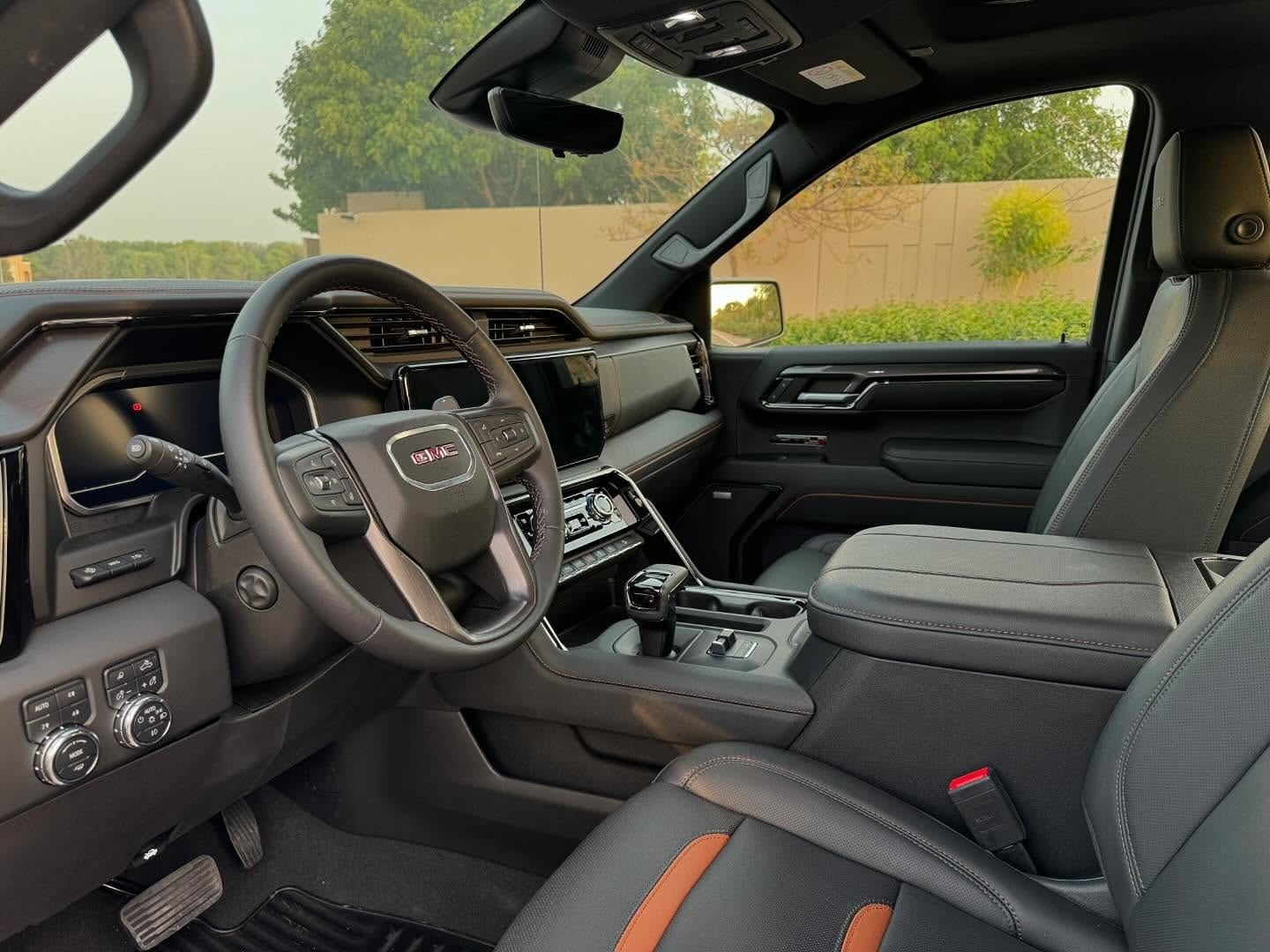 2023 GMC Sierra AT4 5.3 — الصورة 8 من 10