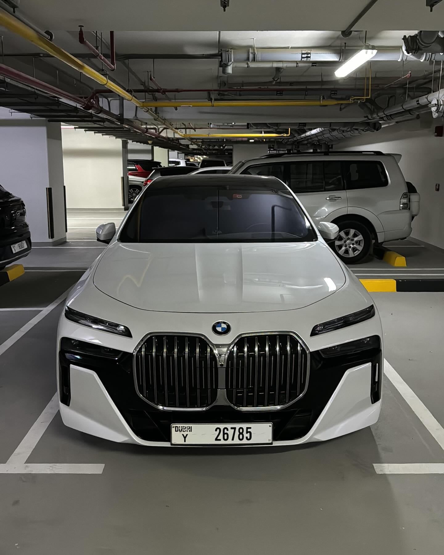 2023 BMW 735i Individual M Package