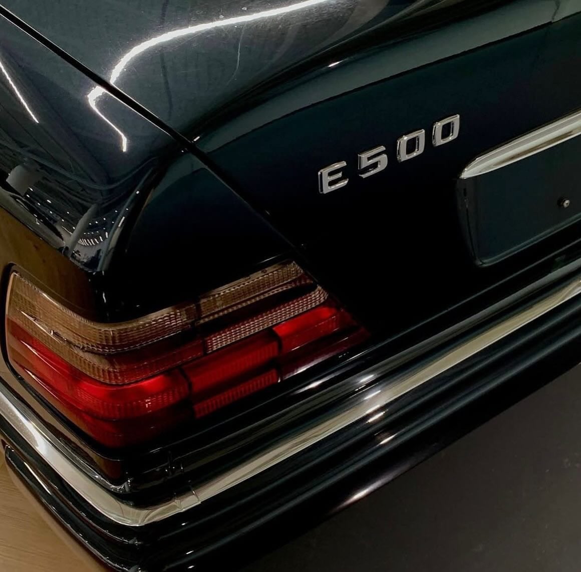 1994 Mercedes-Benz E500 Limited — Photo 6 of 10