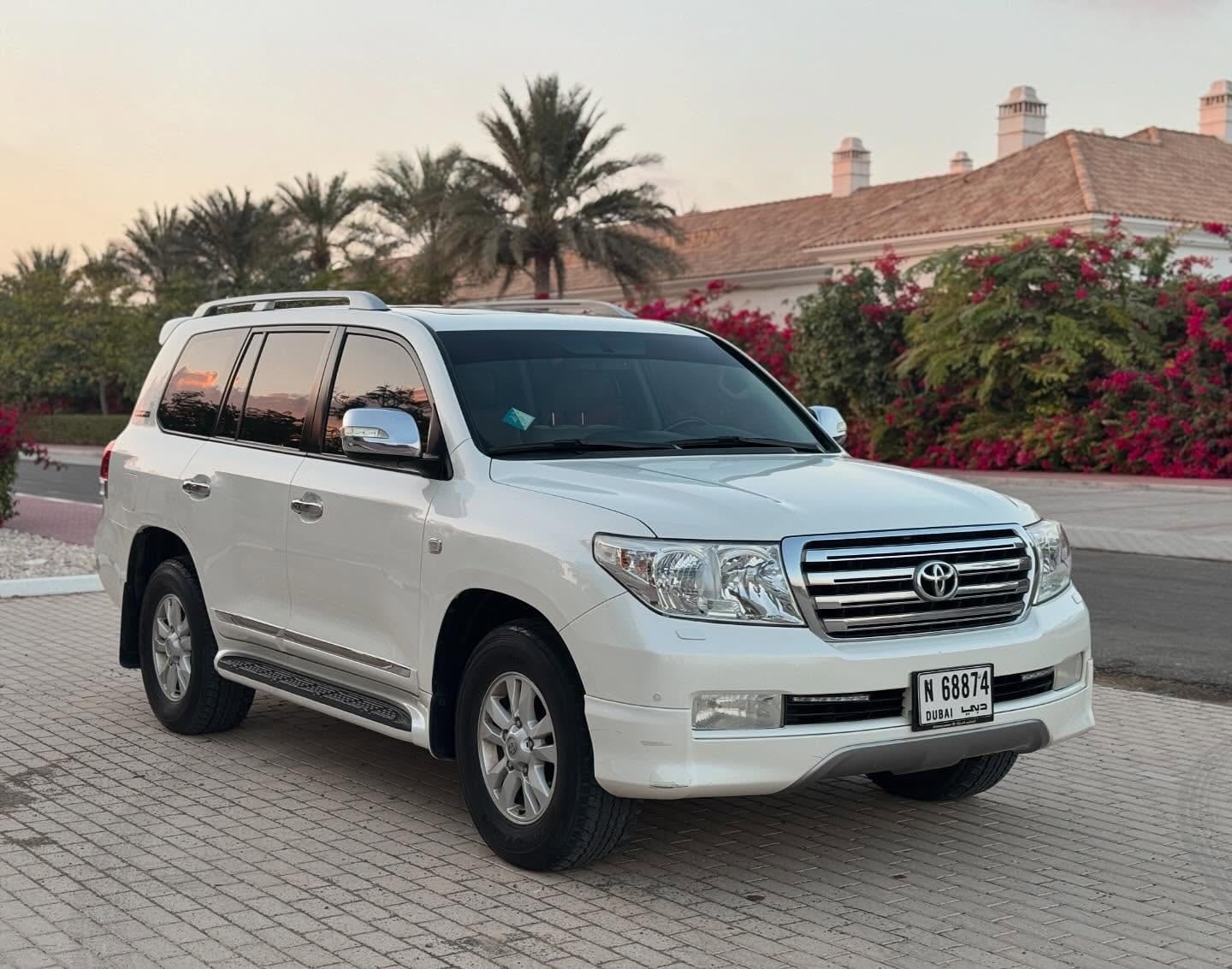 2011 Toyota Land Cruiser GXR 60th Anniversary V6 — الصورة 2 من 10