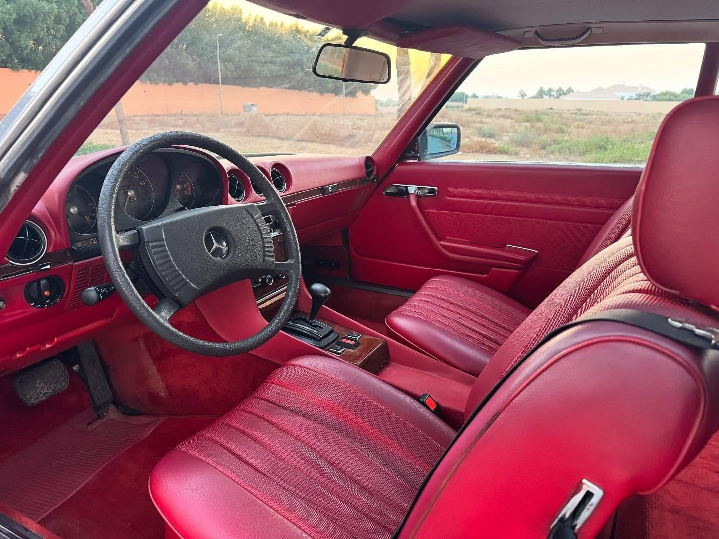 1976 Mercedes-Benz 450SL — الصورة 7 من 13