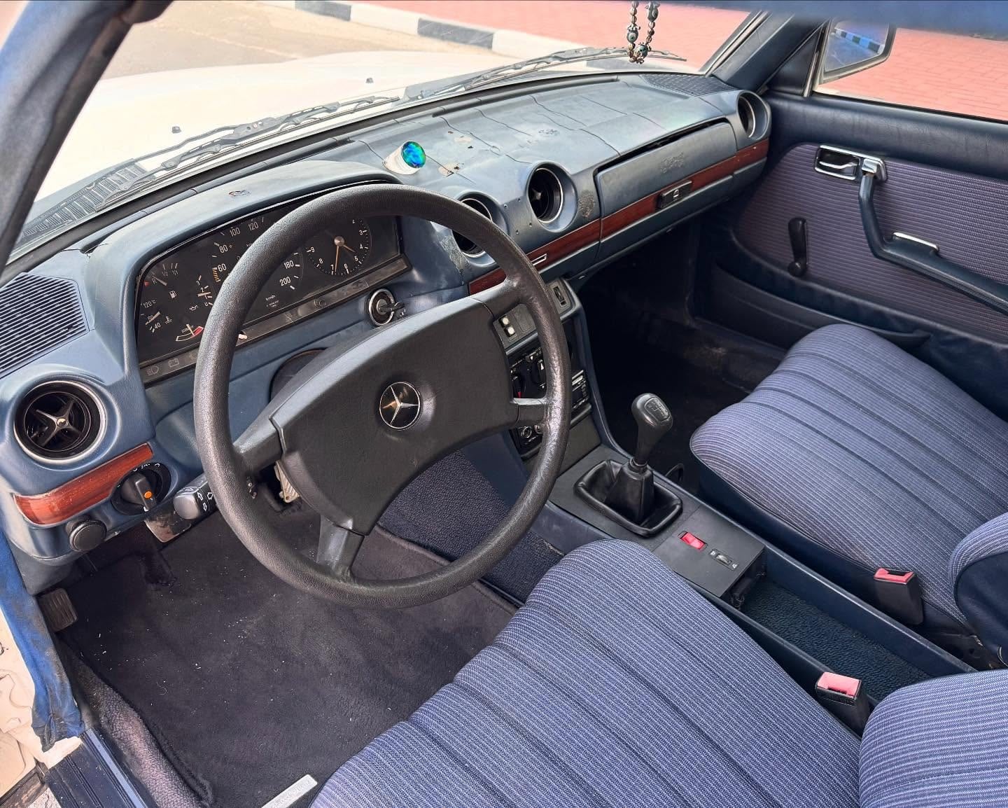 1984 Mercedes-Benz 230TE — الصورة 8 من 13