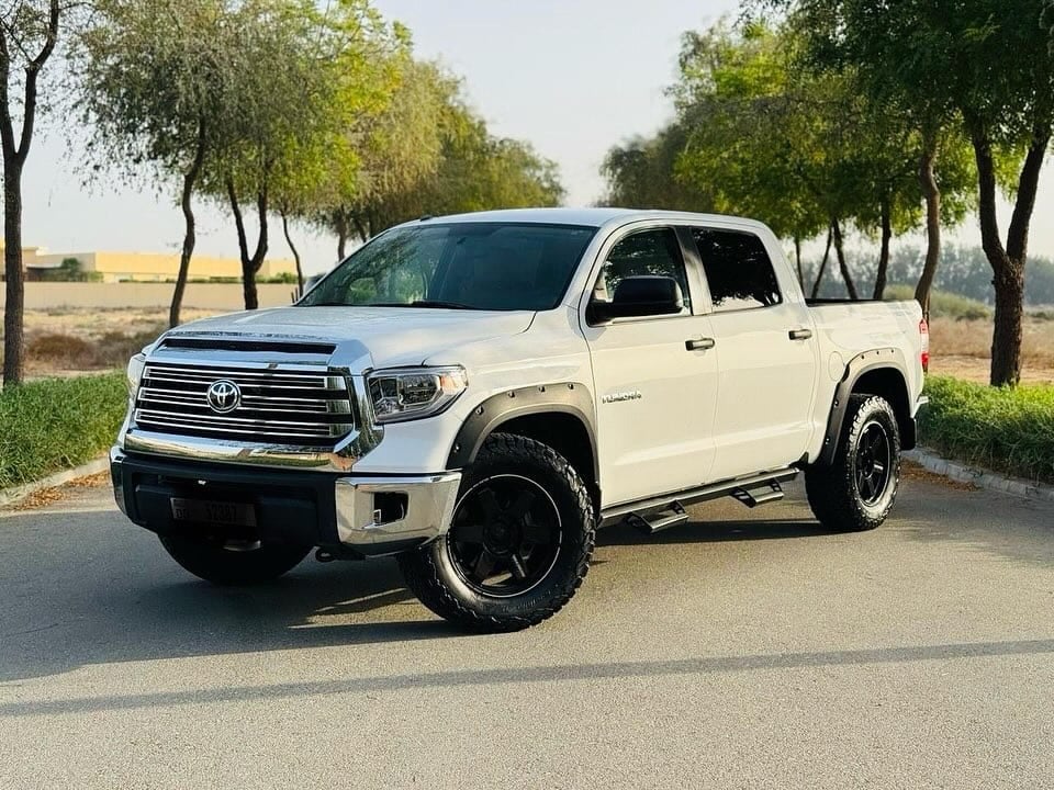 2016 Toyota Tundra High option — الصورة 2 من 16