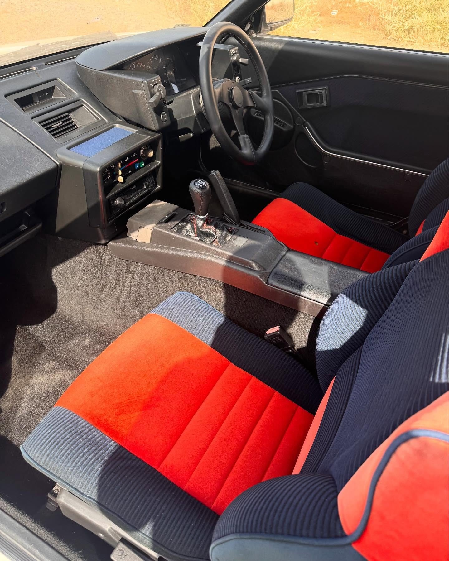 1986 Toyota MR2 — الصورة 9 من 11