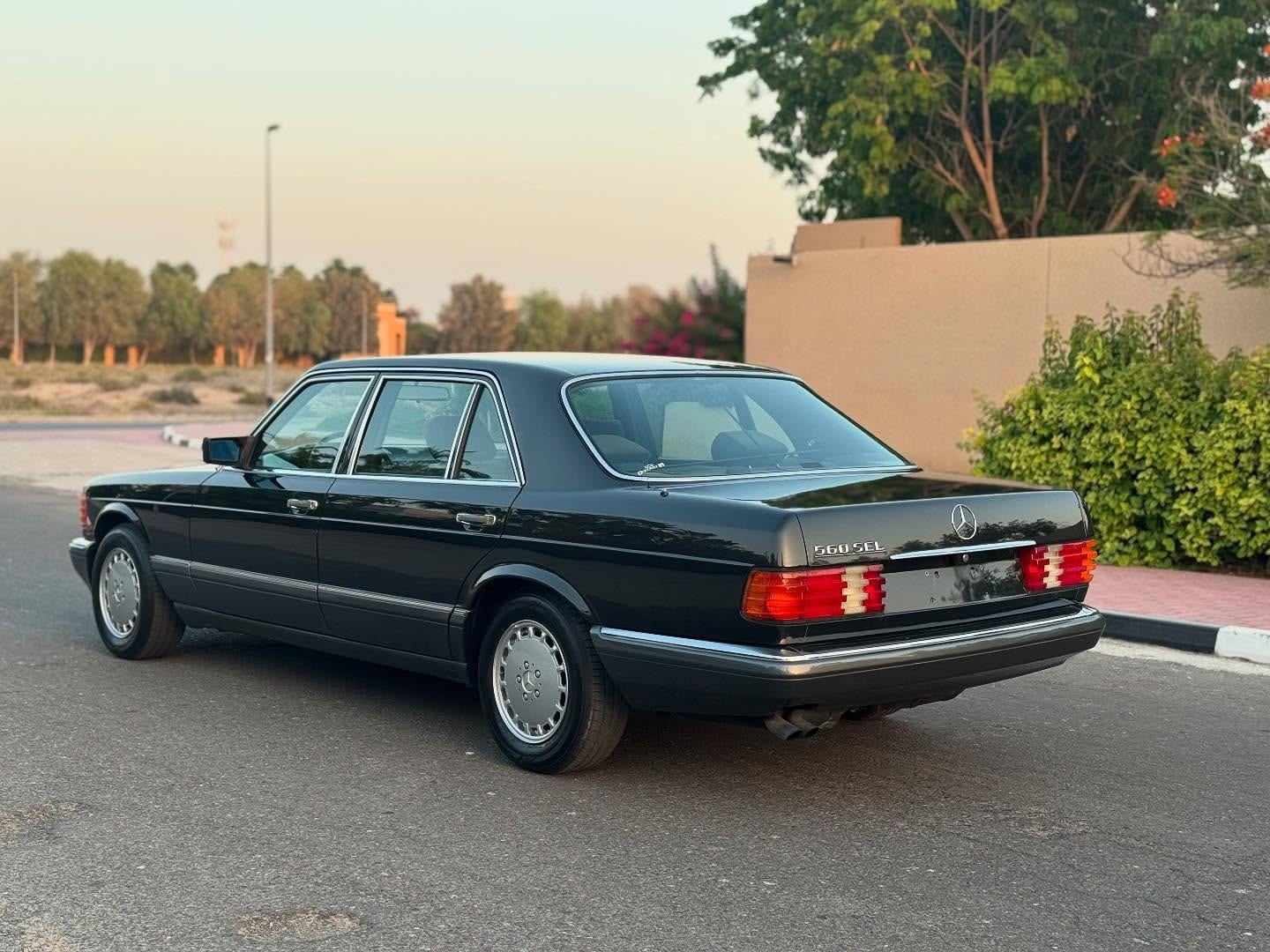 1990 Mercedes-Benz 500SEL — الصورة 6 من 16