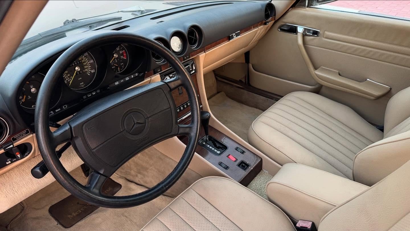 1988 Mercedes-Benz 560SL — Photo 8 of 10