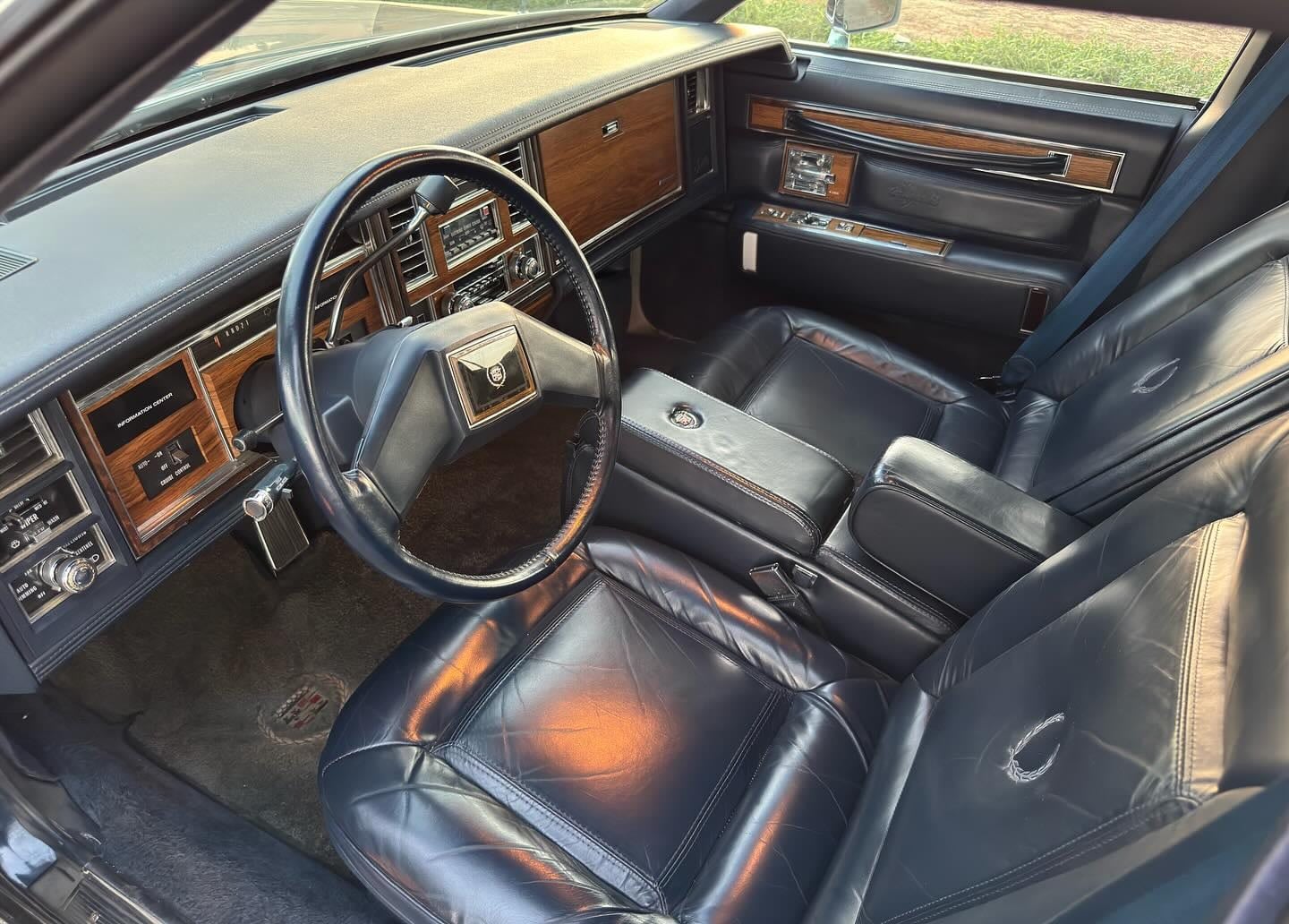1981 Cadillac Seville Elegante — الصورة 7 من 14
